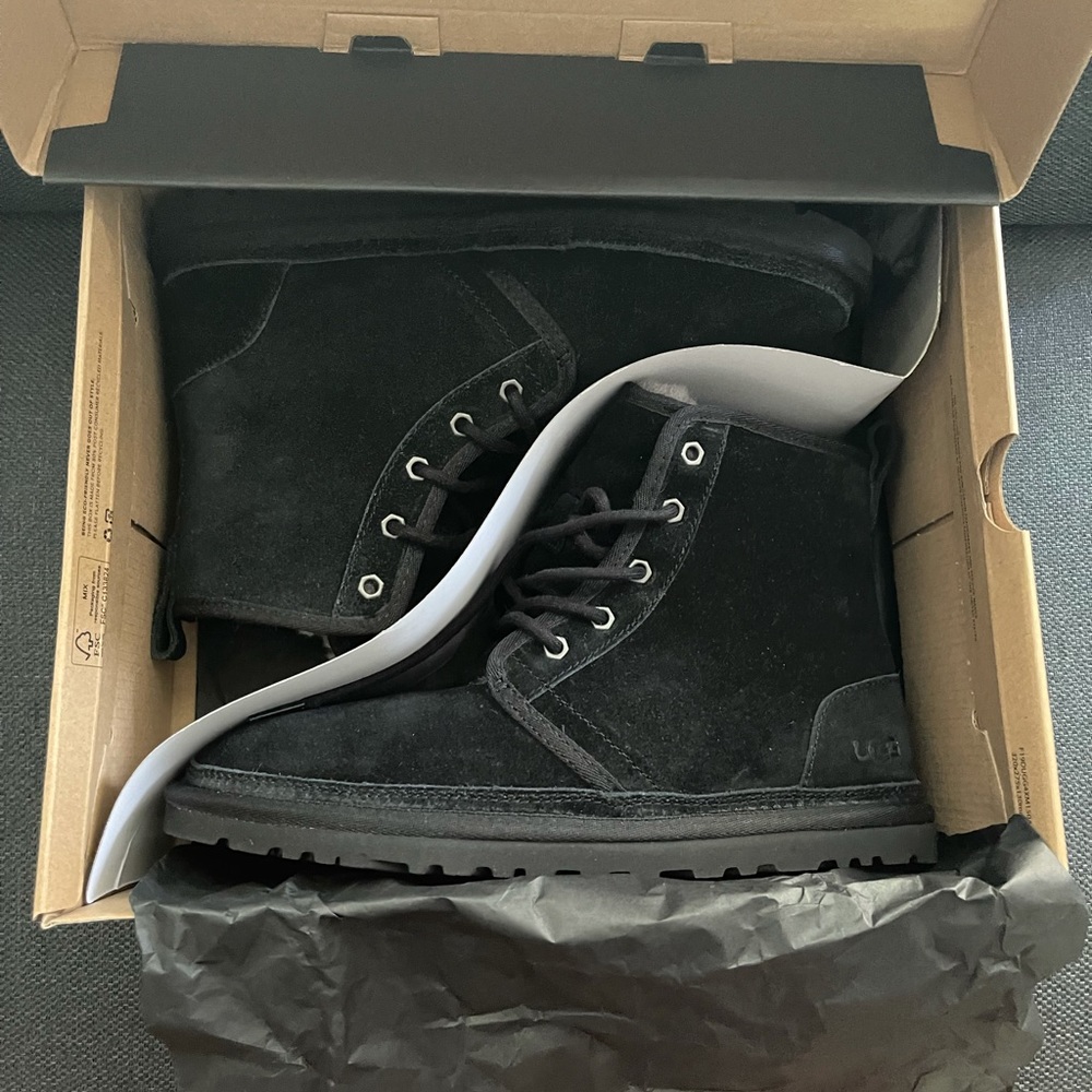 New UGG Men’s Harkley Size 9